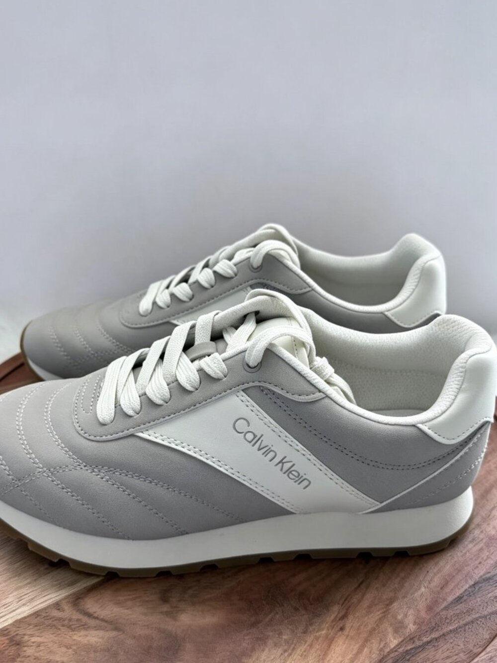 Calvin Klein Men's Low Top Sneakers Light Gray White Lace Up Size 11M